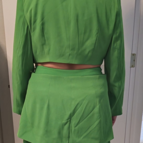 Women's shorts and jacket set - Picture 3 of 6